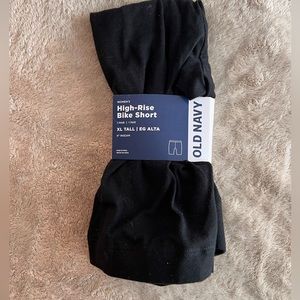 NWT - High Rise Bike Short